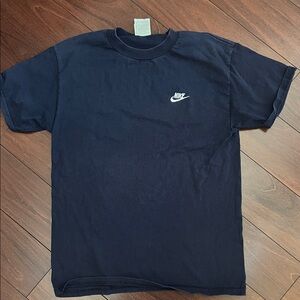 Nike Men's Dark Blue Tee- size Medium, 100% cotton, great condition
